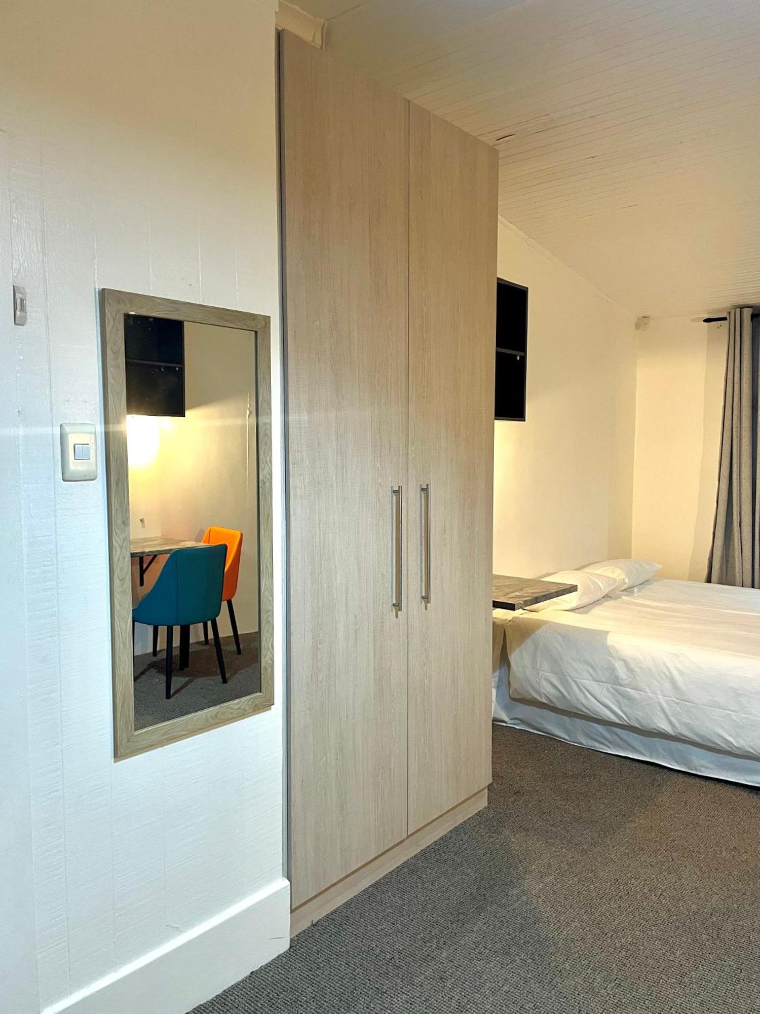 Cosy Richmond Hill Retreat Hotel พอร์ตเอลิซาเบธ ภายนอก รูปภาพ