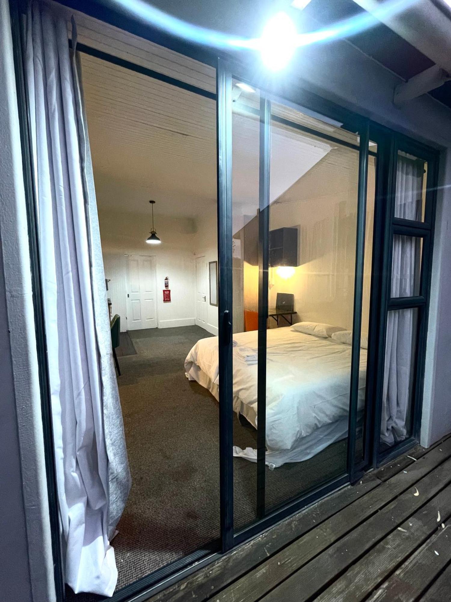 Cosy Richmond Hill Retreat Hotel พอร์ตเอลิซาเบธ ภายนอก รูปภาพ